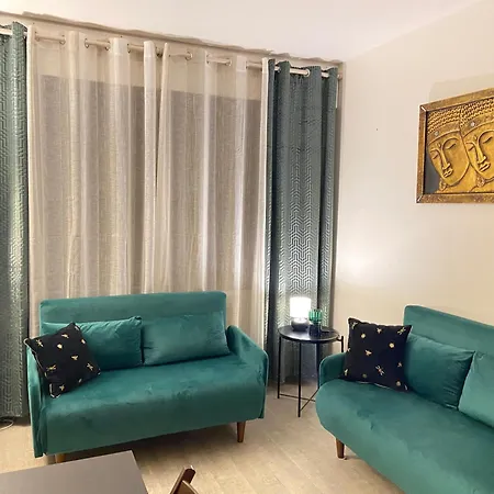 Lovely 35 M2 With Garden. 2/4 People * Le Chesnay (Yvelines)